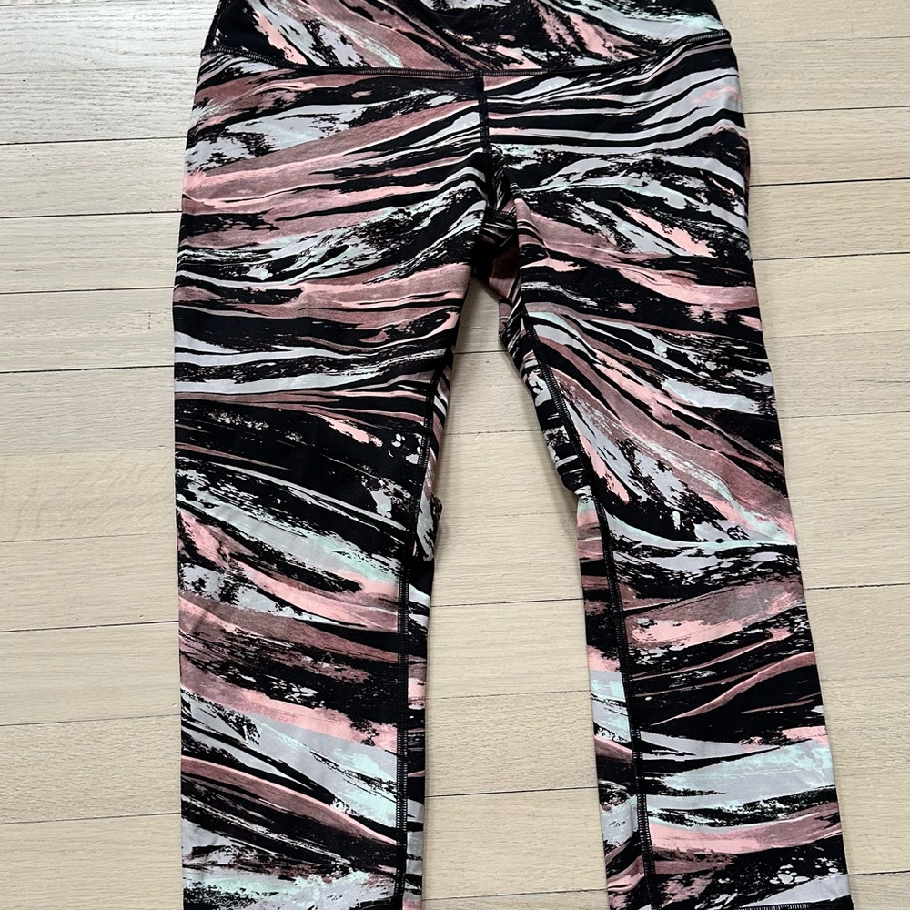 lululemon athletica Women's crop Leggings in Black, Pink, and White Swirl